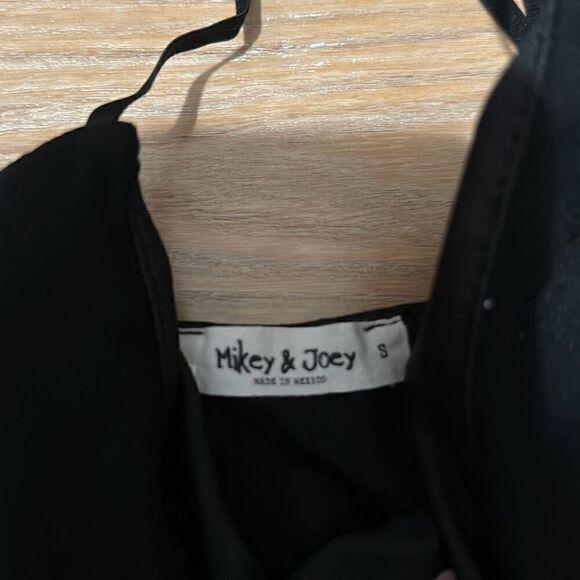 Mikey and joey black peplum top size small - Picture 4 of 5